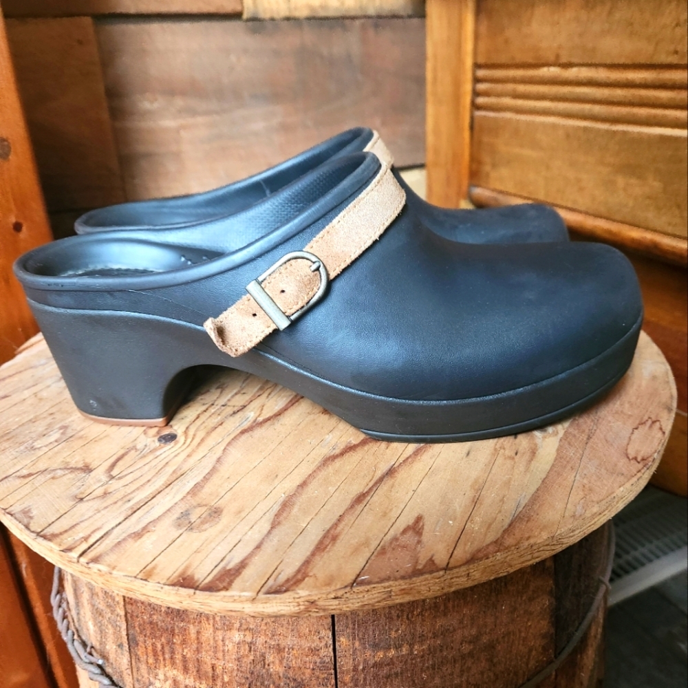 CROCS DUAL COMFORT SARAH SLIP ON WOMENS CLOGS-SIZE 10